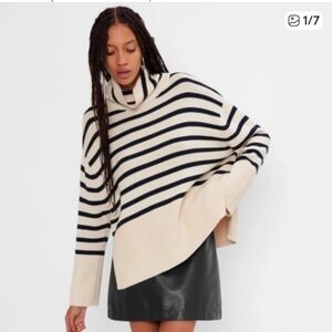 GAP top Sz PL navy and ivory stripe sweater knit